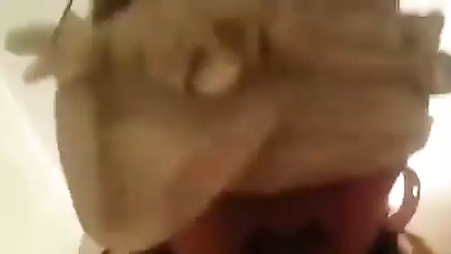 Fucked a asian girl deep in her pussy